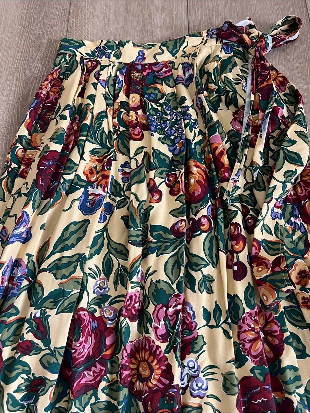 Breeches Vintage Floral Print Tie-Waist Midi Skirt - Yellow Floral size 6 - Picture 2 of 4